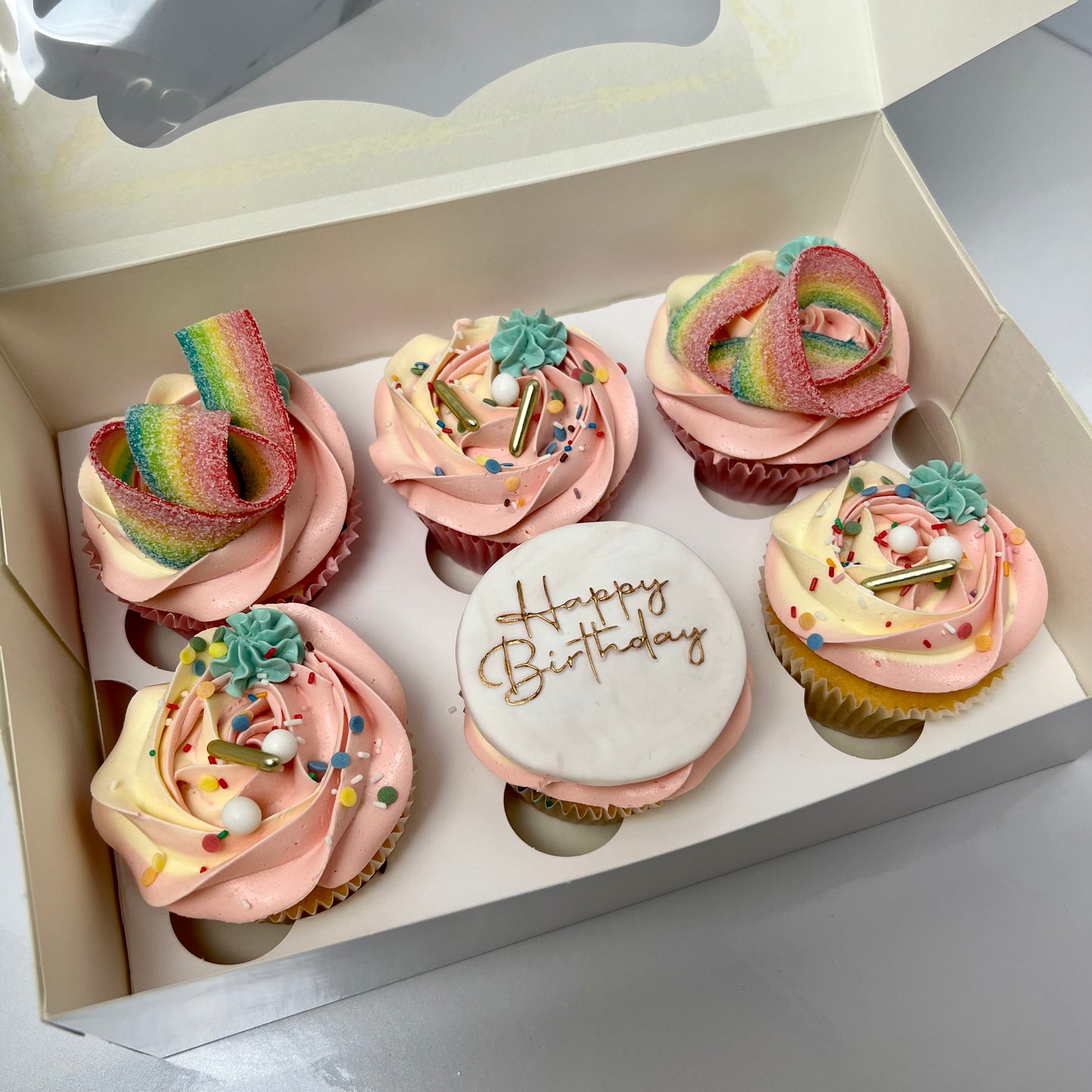 Cupcakes - Happy Birthday